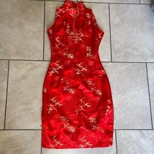 Red Floral Satin Cheongsam Dress - Traditional Sleeveless Qipao